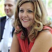 Insegnante di lingua inglese con anni di esperienza offre lezioni private per adulti, ragazzi ragazzi bambini